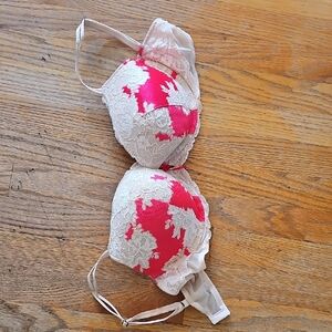 Victoria's Secret Pink and White Lace Bra